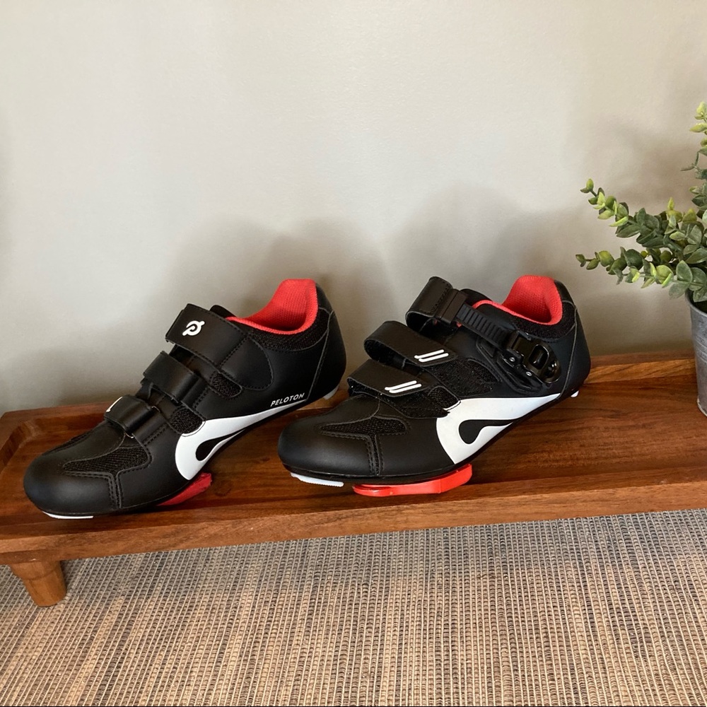 Peloton spin shoes size 39 with delta cleats